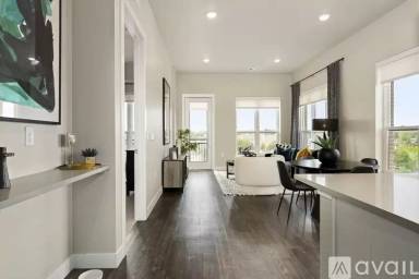 Main picture of 3950 Jason St