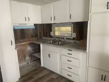 Main picture of 1044 W Johnston Ave