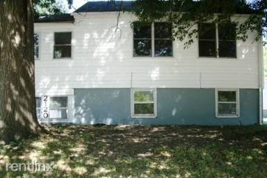 Main picture of 2120 N Broadway Ave