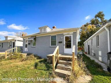 Main picture of 1627 N Gladstone Ave