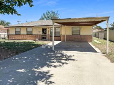 Main picture of 1502 12th St