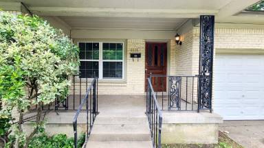 Main picture of 2414 Wilton Ave