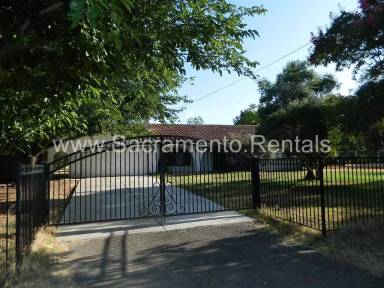 Main picture of 2840 Central Ave
