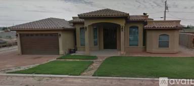 Main picture of 390 Burkett