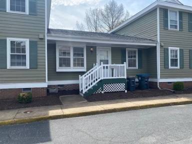 Main picture of 706 S Henry St