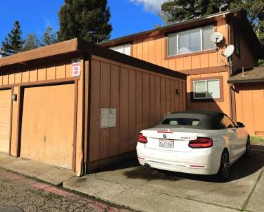 Main picture of 924 Civic Center Dr