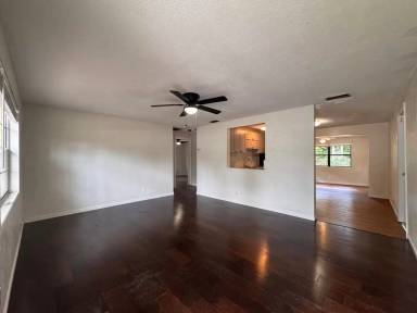 Main picture of 535 Olive St