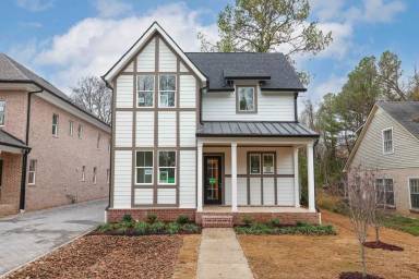 Main picture of 207 Fairground St