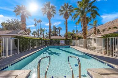 Main picture of 350 E Palm Canyon Dr