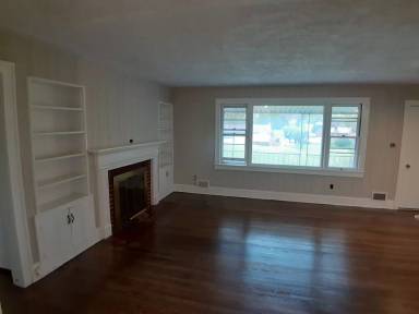 Main picture of 1400 Grove Dr