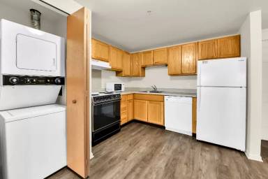 Main picture of 14030 Lakeside Blvd N