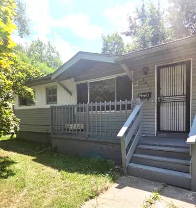 Main picture of 5911 Susan St