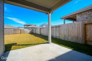 Main picture of 13990 Fort Ward Way