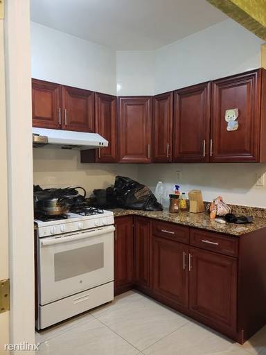 Main picture of 2257 E 63rd St