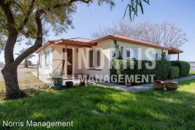 Main picture of 557 E Highway 287