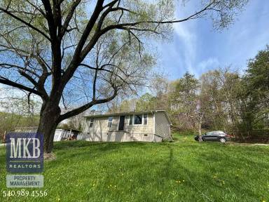 Main picture of 1670 Little Catawba Creek Rd