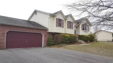 Main picture of 82 Maxwell Ln