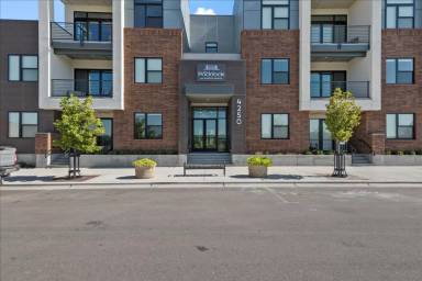 Main picture of 4250 E Haystack St