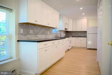 Main picture of 414 Warren Rd