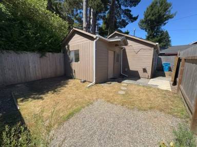 Main picture of 360 1/2 Pleasant Ave