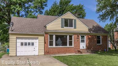 Main picture of 256 E 255th St