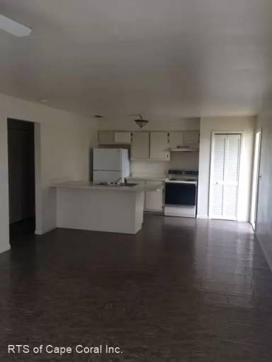 Main picture of 705 Victoria Dr