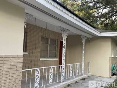 Main picture of 920 Lakewood Dr