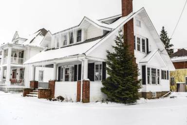 Main picture of 339 Broad St