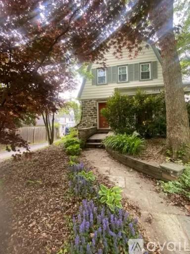 Main picture of 1404 Greywall Ln