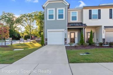 Main picture of 1303-64 Scholar Dr