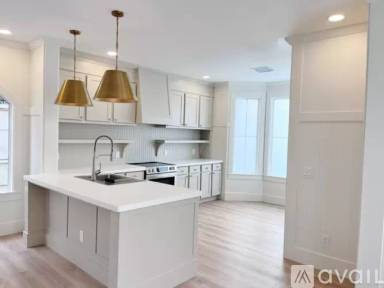Main picture of 5336 E Holmes Ave