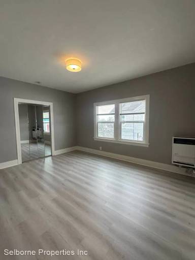 Main picture of 5918 Genoa St