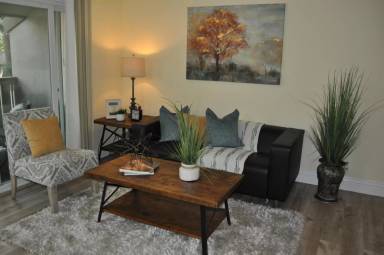Main picture of 2704 Oak Rd