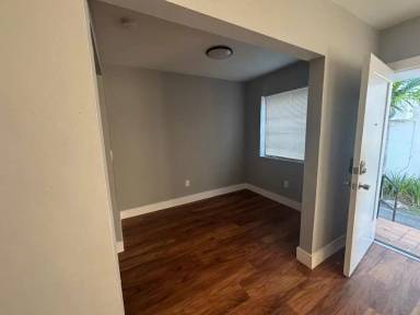 Main picture of 57 Esplanade Dr