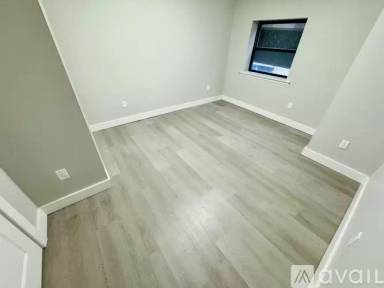 Main picture of 242 Spruce St