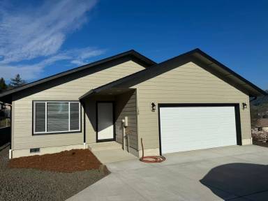 Main picture of 139 NW Makah Ct