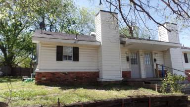 Main picture of 621 S Constant Ave