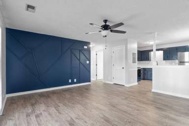 Main picture of 410 Jack Miller Blvd