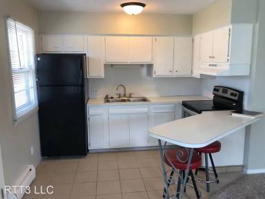 Main picture of 225 S 35th St