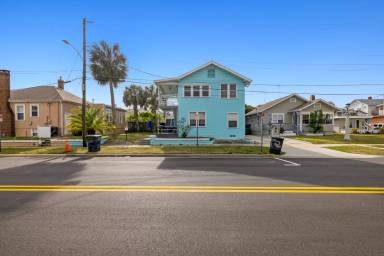 Main picture of 201 N Wild Olive Ave