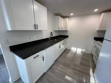 Main picture of 3505 Circle Dr SE