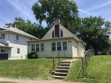 Main picture of 1935 Adams St