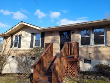 Main picture of 512 Combs Ter