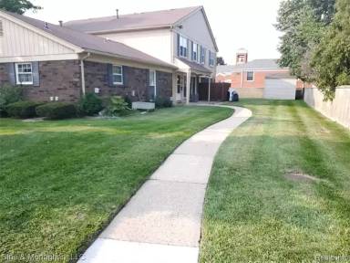 Main picture of 34267 Garfield Cir