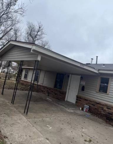 Main picture of 3109 NE 12th St
