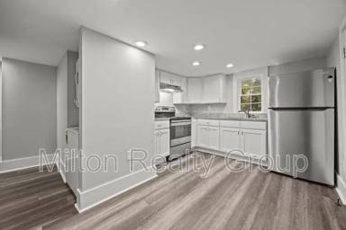Main picture of 210 S Elm Ave