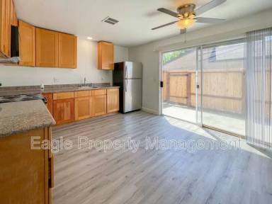Main picture of 8611 Acapulco Way