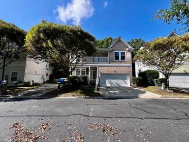 Main picture of 929 Oakland Ave
