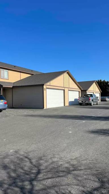 Main picture of 1323 S Monroe St