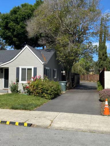 Main picture of 966 Florence Ln